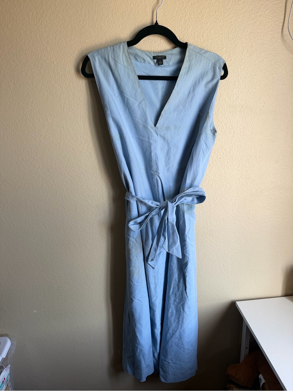 Ann Taylor Light Blue Sleeveless V-Neck Tie-Waist Midi Dress
